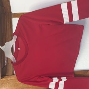 A crop top long sleeves